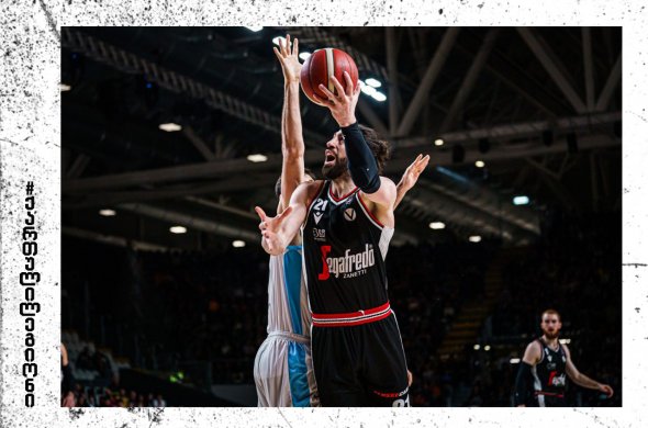 თორნიკე შენგელიას სასარისთან მოგებულ მატჩში სამმაგ დუბლამდე 1 პასი დააკლდა თორნიკე შენგელიას სასარისთან მოგებულ მატჩში სამმაგ დუბლამდე 1 პასი დააკლდა