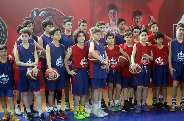 ვერის ბაღის დარბაზში ესპანურ კლუბ “ბასკონიას” რიგით მე-7 კემპი მიმდინარეობს