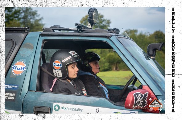 ახალ მეწყვილესთან ერთად მაო კვლავ კვარცხლბეკზეა! ახალ მეწყვილესთან ერთად მაო კვლავ კვარცხლბეკზეა!