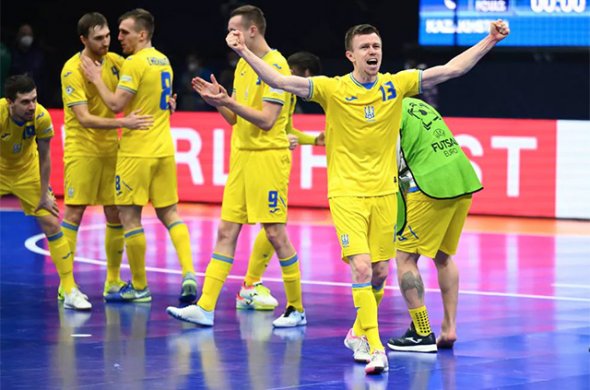 A ჯგუფიდან ორივე მეოთხედფინალისტი ½ ფინალში გასვლას ახერხებს