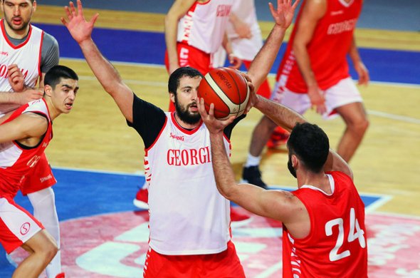 ზუროსის 12 კაცი