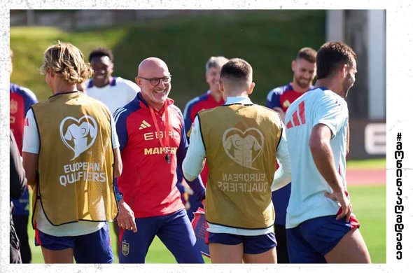 დე ლა ფუენტე ამბობს რომ ორი-სამი ესპანეთის ნაკრების ყოლა შეუძლია დე ლა ფუენტე ამბობს რომ ორი-სამი ესპანეთის ნაკრების ყოლა შეუძლია