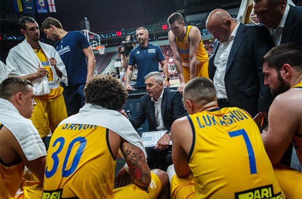 უკრაინელთა ლატვიელმა მწვრთნელმა მატჩის ფინალურ სირენასთან ერთად, ქართველთა სათადარიგო სკამს უხამსი ჟესტი უჩვენა