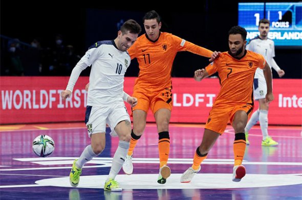 პორტუგალია და უკრაინა A ჯგუფიდან პორტუგალია და უკრაინა