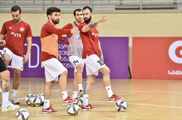 წლის ბოლო შეკრება ოთხი სპარინგის წინ