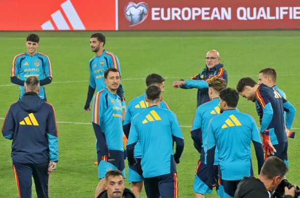 მოგებებს, „დიდ გუნდებს“ არ ურიგებენ, ფირიო როხა ხვალაც ცივსისხლიანად აპირებს ითამაშოს მოგებებს, „დიდ გუნდებს“ არ ურიგებენ, ფირიო როხა ხვალაც ცივსისხლიანად აპირებს ითამაშოს