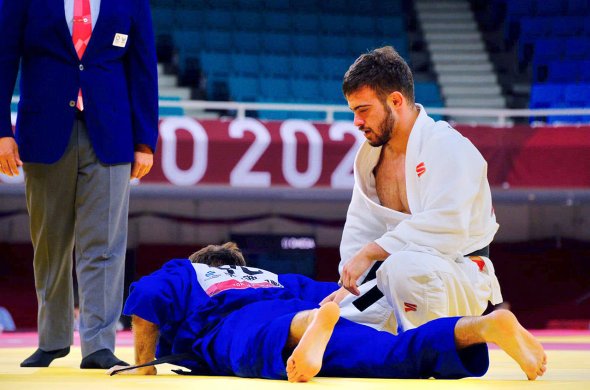 მხოლოდ, ბრინჯაოსთან ახლოს