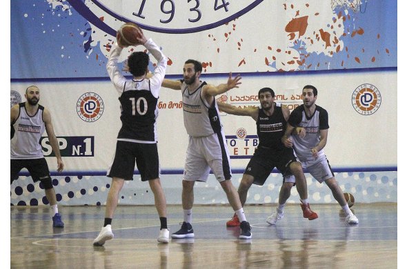 11 კაცით, ბოლო ბრძოლაში