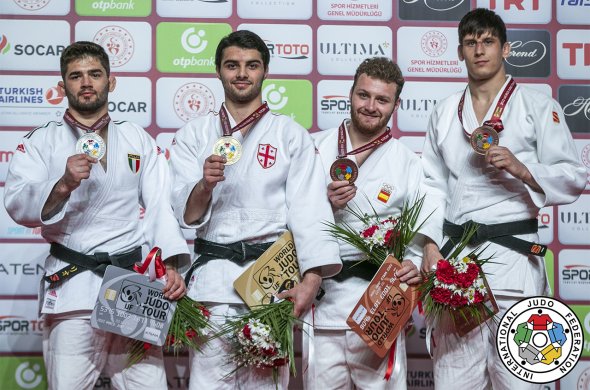 გიორგი ტერაშვილმა ანთალიაში „ოქროს“ სათვალავი გახსნა