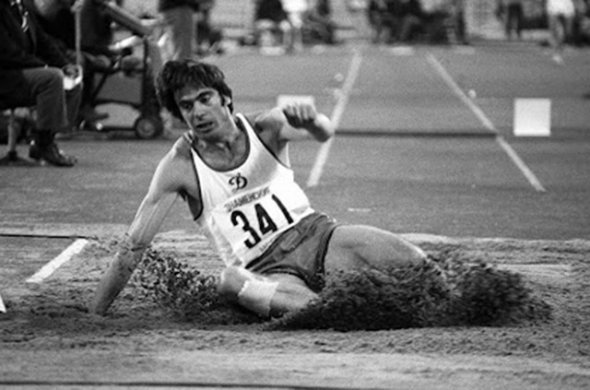 კიდევ ერთი ლეგენდა, ვიქტორ სანეევი წავიდა...