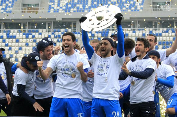 ორი ტიტული ორ ვარსკვლავამდე!