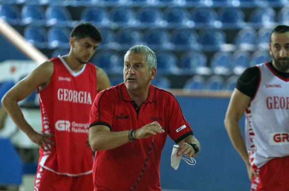 ზუროსმა ვერის ბაღში ეროვნულს უხმო