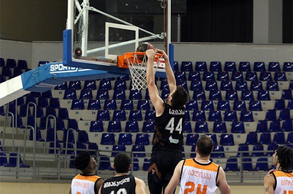 სანაკრებო ფანჯრის შემდეგ, სუპერლიგა განახლდა