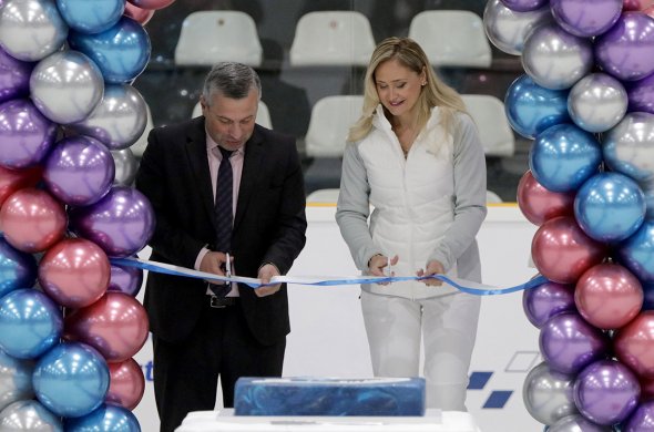 თბილისში სტანდარტულთან მიახლოებული ყინულის მოედანი გაიხსნა