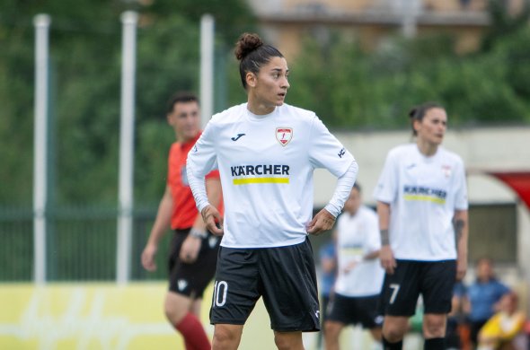 ერთი ტურით ადრე რეგულარული ჩემპიონატის დასრულებამდე ზედა ოთხეულისთვის სამი გუნდი იბრძვის ერთი ტურით ადრე რეგულარული ჩემპიონატის დასრულებამდე ზედა ოთხეულისთვის სამი გუნდი იბრძვის