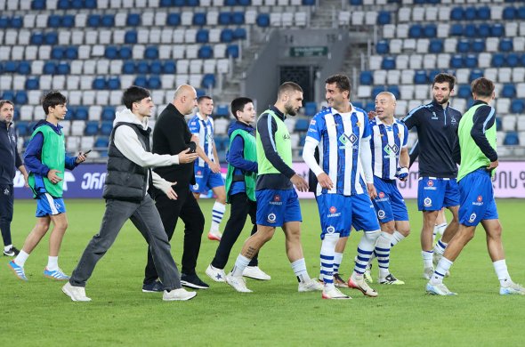 მესამე წრის შემდეგ, ლიდერი „დილაა“, რომელმაც 10 კაცით დარჩენილ „დინამო თბილისთან“ წააგო მესამე წრის შემდეგ, ლიდერი „დილაა“, რომელმაც 10 კაცით დარჩენილ „დინამო თბილისთან“ წააგო