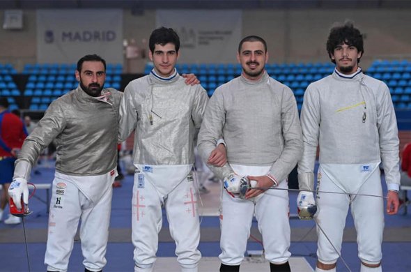 მადრიდის მსოფლიო თასზე ქართველმა ხმლით მოფარიკავეებმა მე-6 ადგილი დაიკავეს, სანდრო ბაზაძემ კი პირად ტურნირში ბრინჯაო აიღო