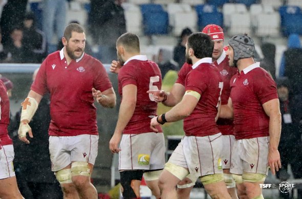 შემოდგომას კარდიფში უელსის წინააღმდეგ