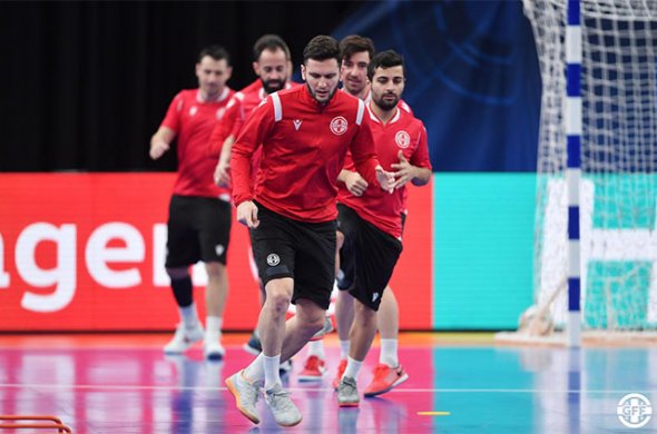 ცივი გონებით, სიფრთხილით, მოედანზე თავის პოვნით და თვალით ¼ ფინალში