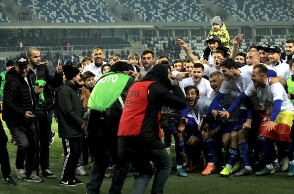 სეზონებს შუა „აურზაური“ ჩემპიონ გუნდში