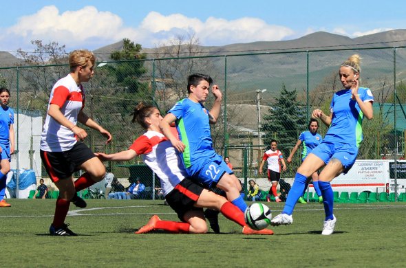 ქალთა საფეხბურთო ლიგა დაიწყო