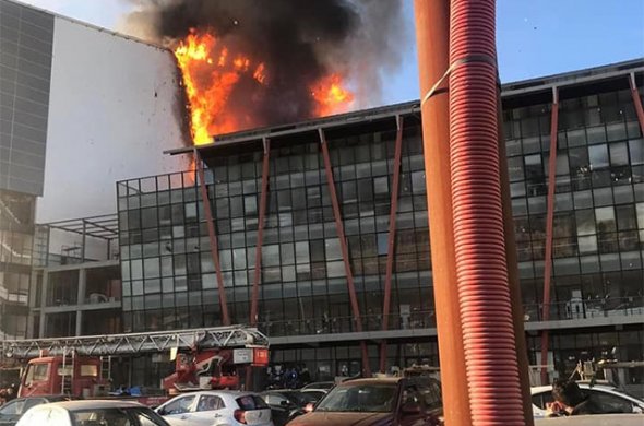 სპორტის სასახლის მშენებარე შენობაში გაჩენილი ხანძარი ლიკვიდირებულია