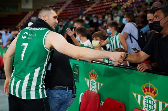 ბურჯანაძემ ბარსელონას 11 ქულა ჩაუგდო, მისი ბეტისი კი 61:78 დამარცხდა