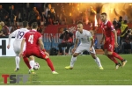 მიაქციეთ ამ ბიჭს ყურადღება