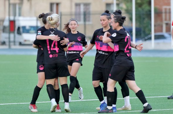 ერთთვიანი შესვენების შემდეგ, ქალთა ლიგის და ქალთა ლიგა 2-ის გათამაშება განახლდა