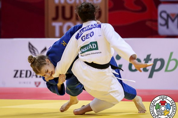 ვიდრე ბიჭები ისვენებდნენ...