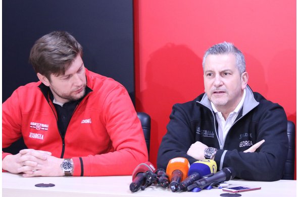 მედიის მხარდაჭერის იმედად და მედიისა და ლიდერების გარეშე, ეროვნული თებერვლის თამაშებისთვის ემზადება