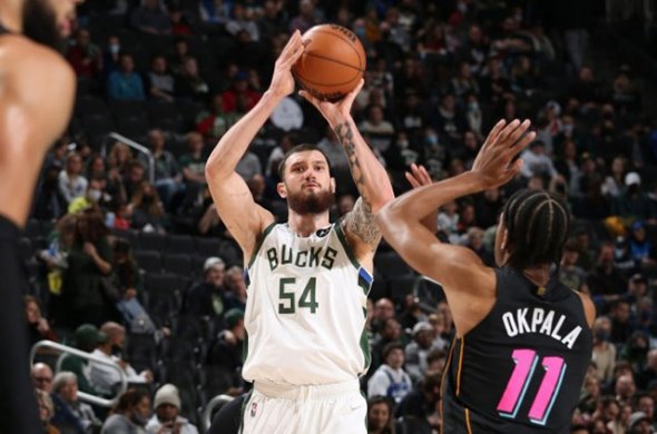 მამუკელაშვილის 10 ქულა და 5 მოხსნა ტორონტოსთან ბრძოლაში წაგებულ მატჩში