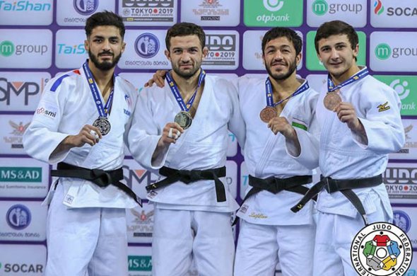 4 მედალი პირველ დღეს