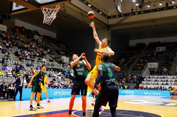 ტენერიფე ნახევარფინალშია, შერმადინი მატჩის საუკეთესო მოთამაშეა